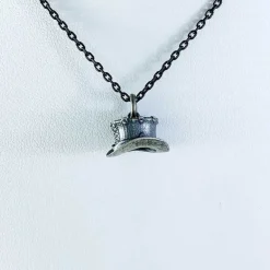Hänge Hat Oxiderat Silver