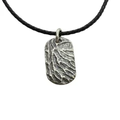 Hänge Uneven Round Oxiderat Silver