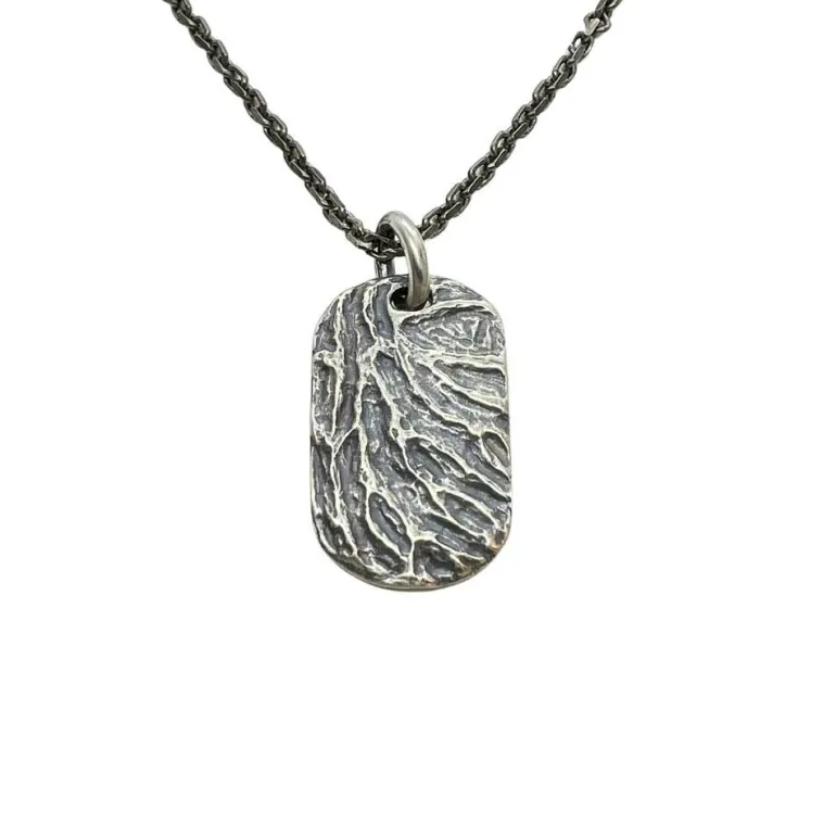 Hänge Uneven Round Oxiderat Silver